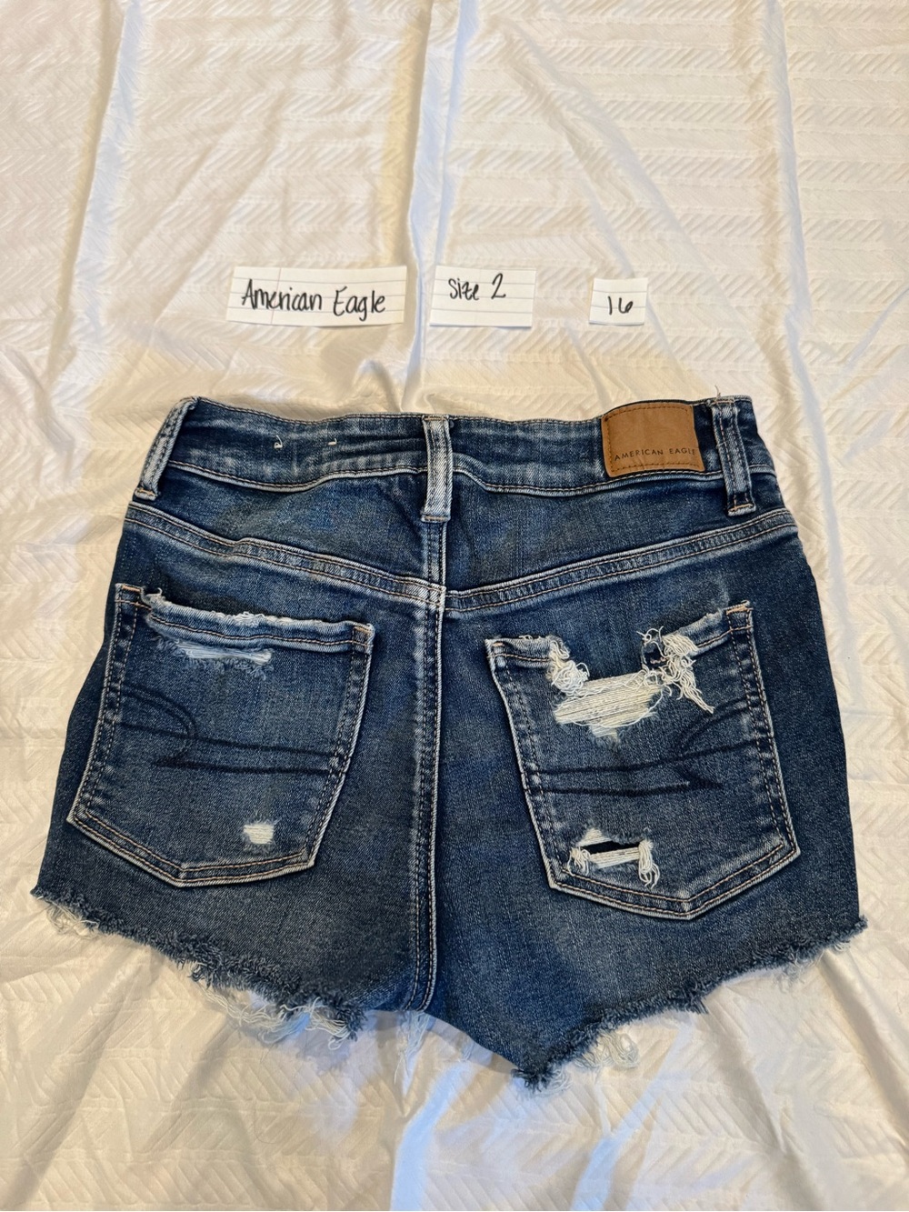 American Eagle High Rise Shortie Cute pockets! - Picture 3 of 3